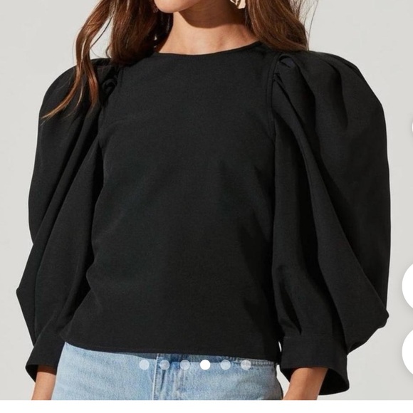 ASTR the label | size large | black bubble sleeve top - Picture 4 of 9